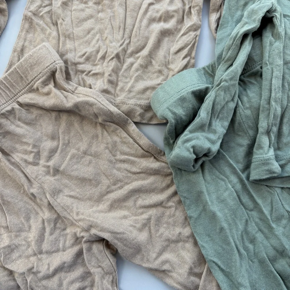 Solly Baby Two Matching Sets Top Bottom Cozy Beige Green Pajama‎ Sets Size 0-3M